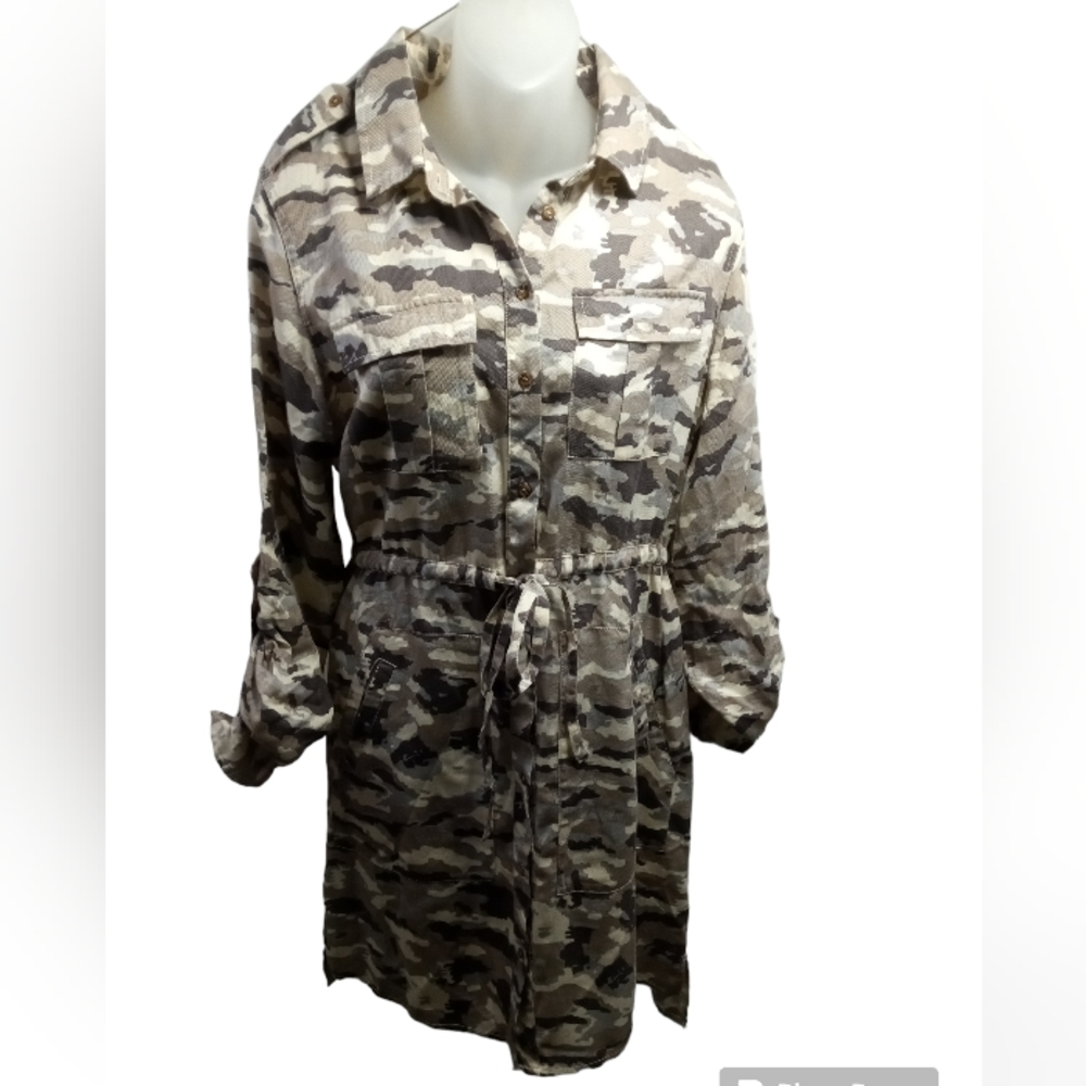 Velvet Heart Camo Print Button Front Roll Sleeve Shirt Dress Small
